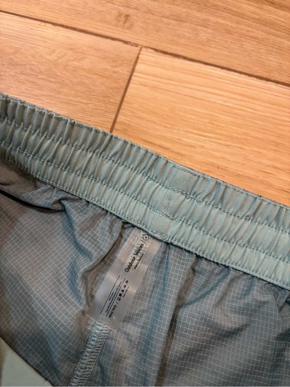 Outdoor Voices Windbreaker Cargo / Utility Shorts in teal green Sz M medium - Picture 6 of 8